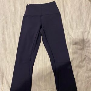 NWOT LULU Align crop 21” legging. Navy blue (looks like deep purple). SIZE:2